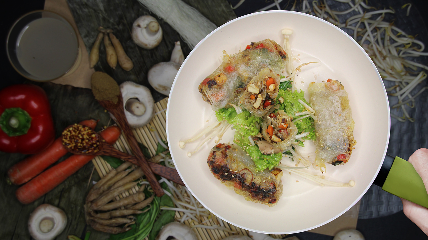 Frühlingsrollen mit Sprossensalat - Foodblog Pfannenliebling